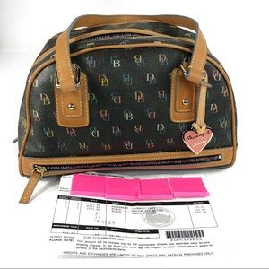 Dooney & Bourke IT "Gym" black top handle handbag